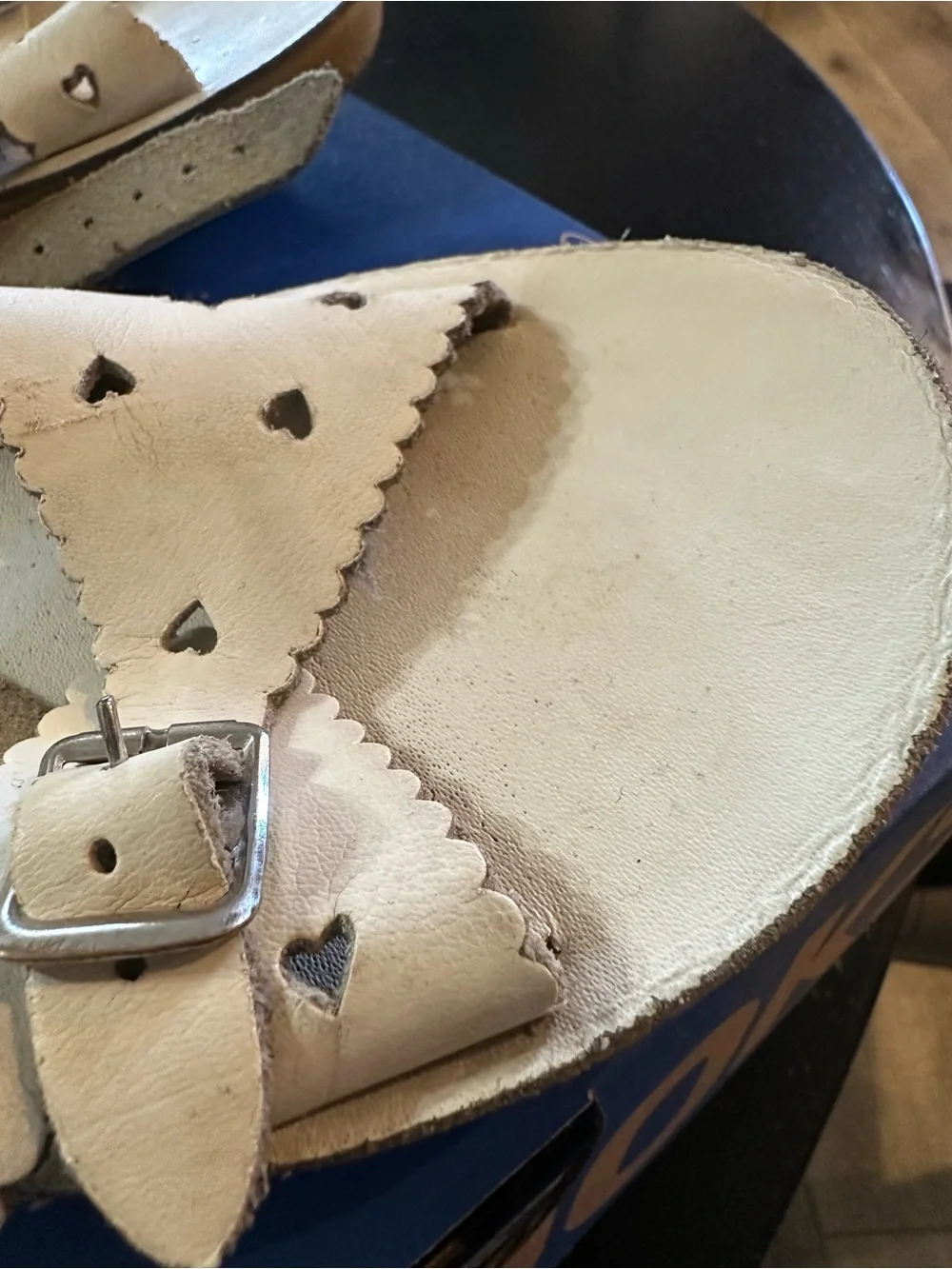 Girls white Heart Accent Buckle Sandals with Cushioned Footbed